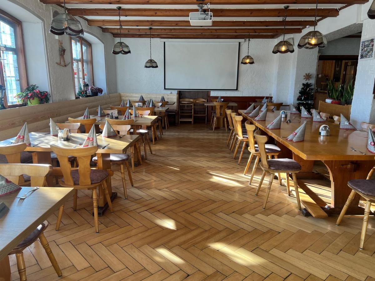 פפרונטן Gasthof Loewen מראה חיצוני תמונה